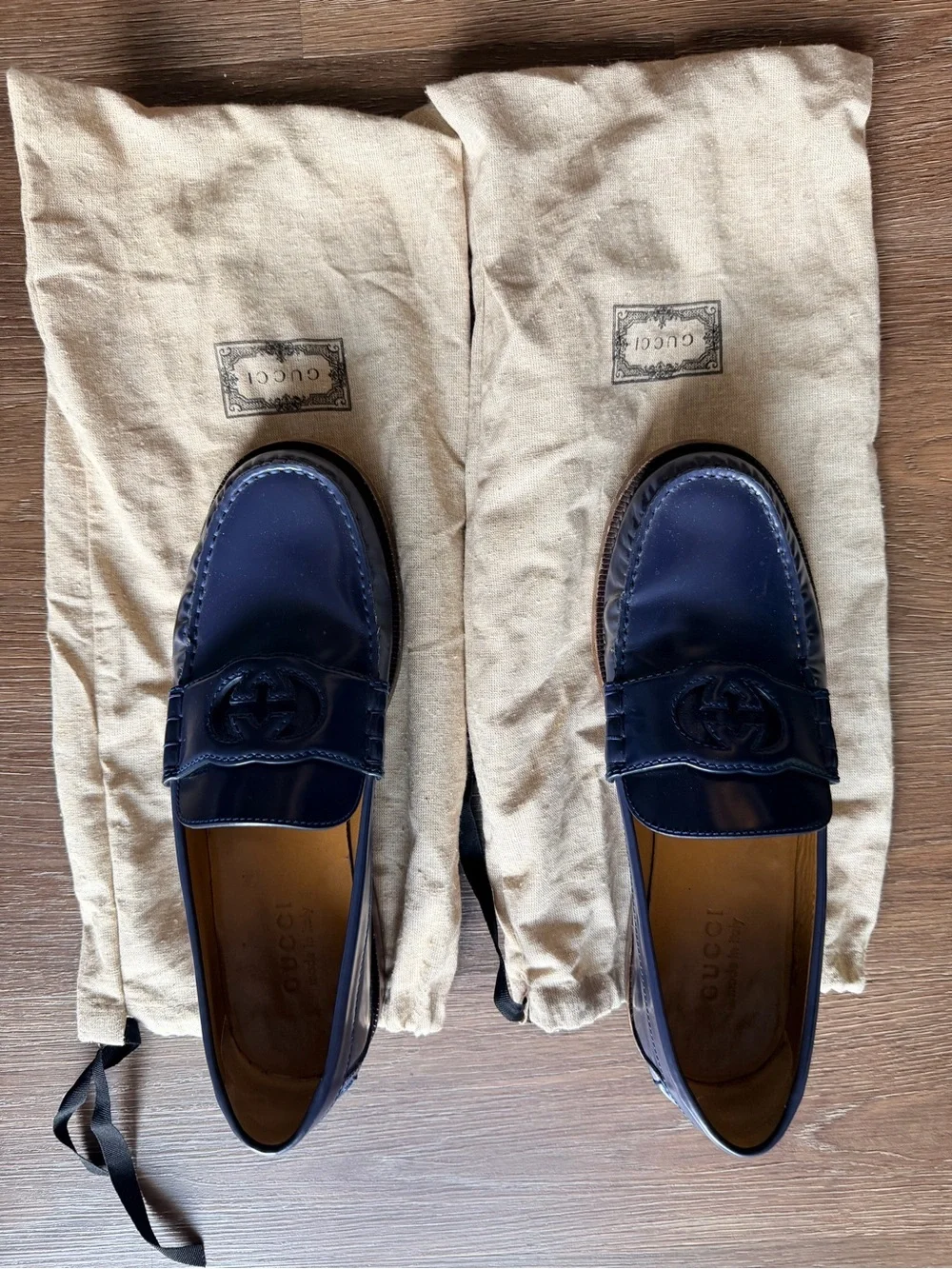 Gucci Men’s Navy Leather Logo Bit Loafers